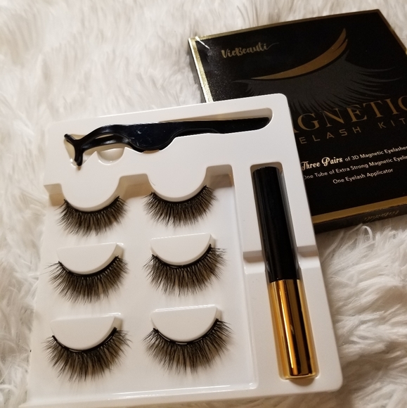 Magnetic lashes kit with 3 pairs of eyelashes